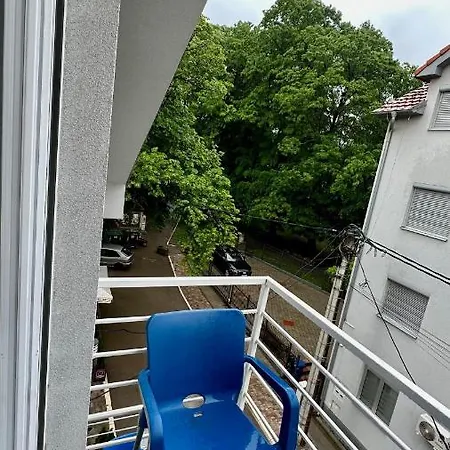 Vortex Aparthotel *